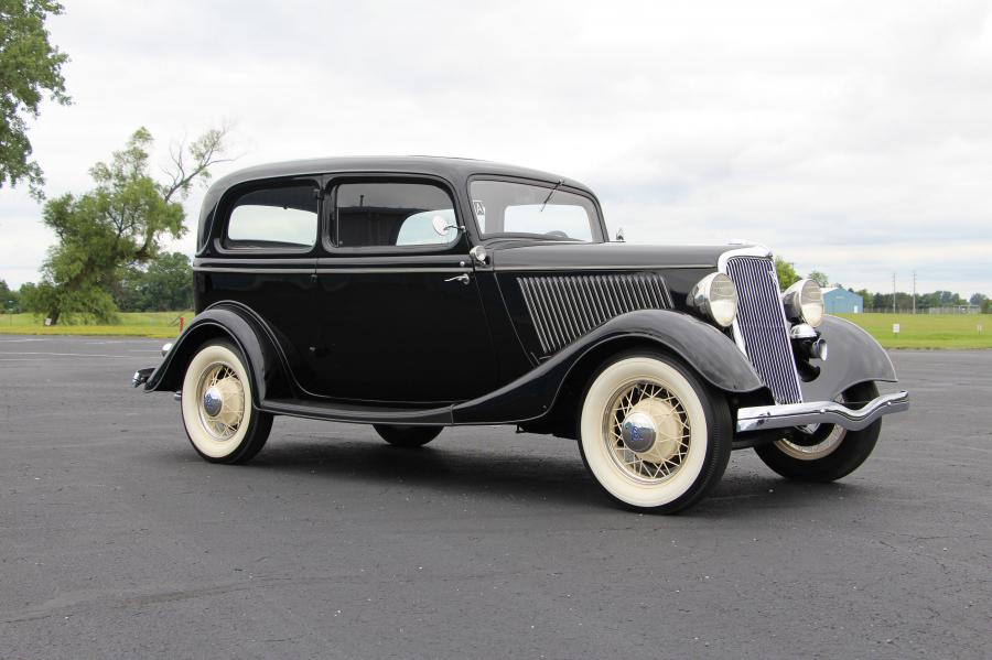  Ford V8 Deluxe Tudor Sedan (40/700) 1937 года  (фото 2 из 22)